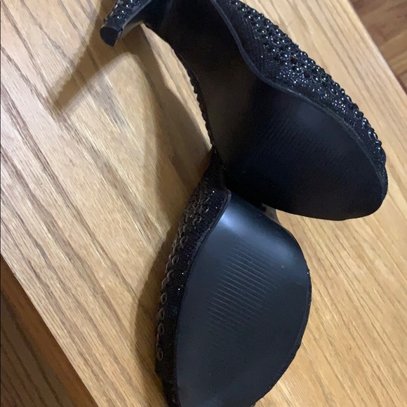 Black stone covered shiny heel - Picture 4 of 4